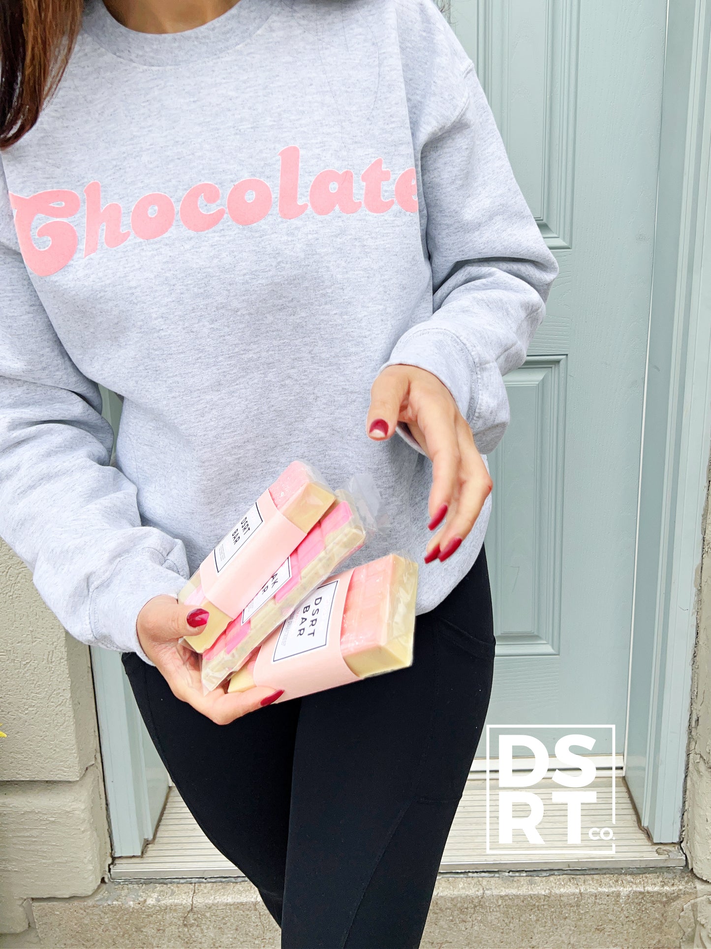 CHOCOLATE DSRT CREWNECKS