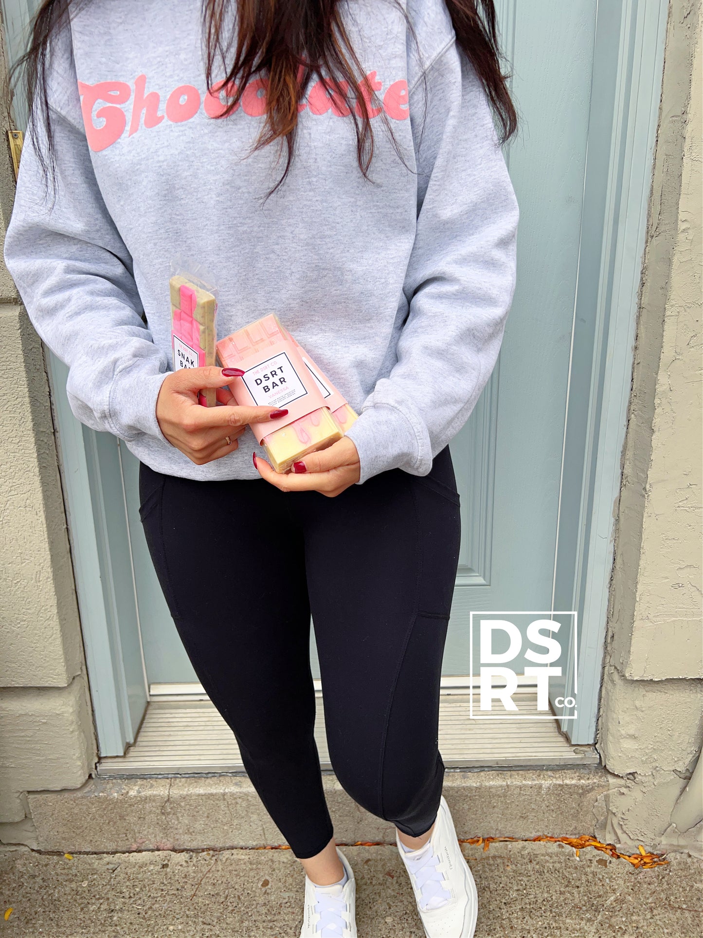 CHOCOLATE DSRT CREWNECKS
